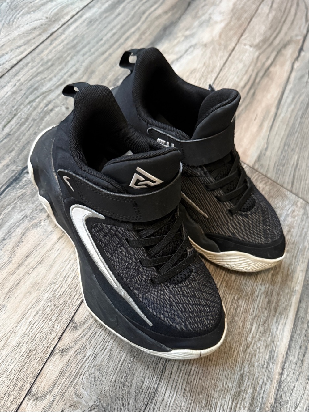 Nike Adonis black basketball shoes sneakers